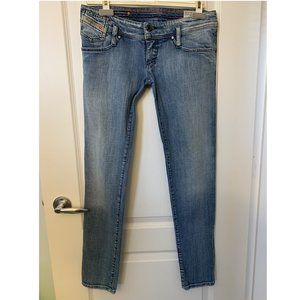 Diesel Matic Low-Rise Skinny Jeans in Wash 008HG (Waist 29"/length 32")